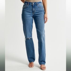 Abercrombie & Fitch Curve Love The Straight Mid Rise Jean Size US 32 Medium Wash